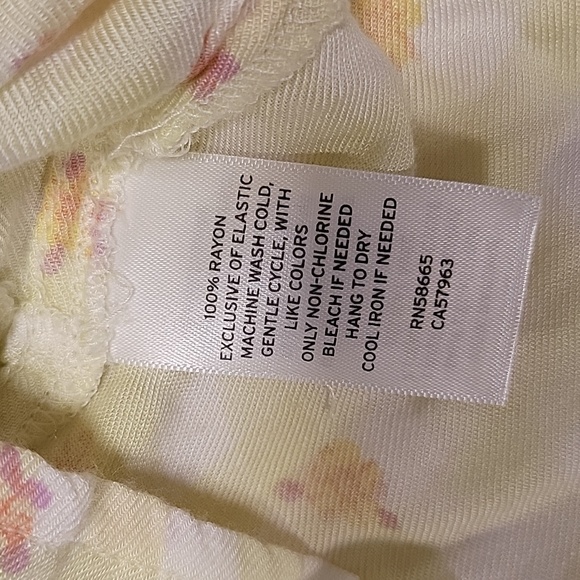 Abound Yellow Floral Crop Top - Picture 6 of 8